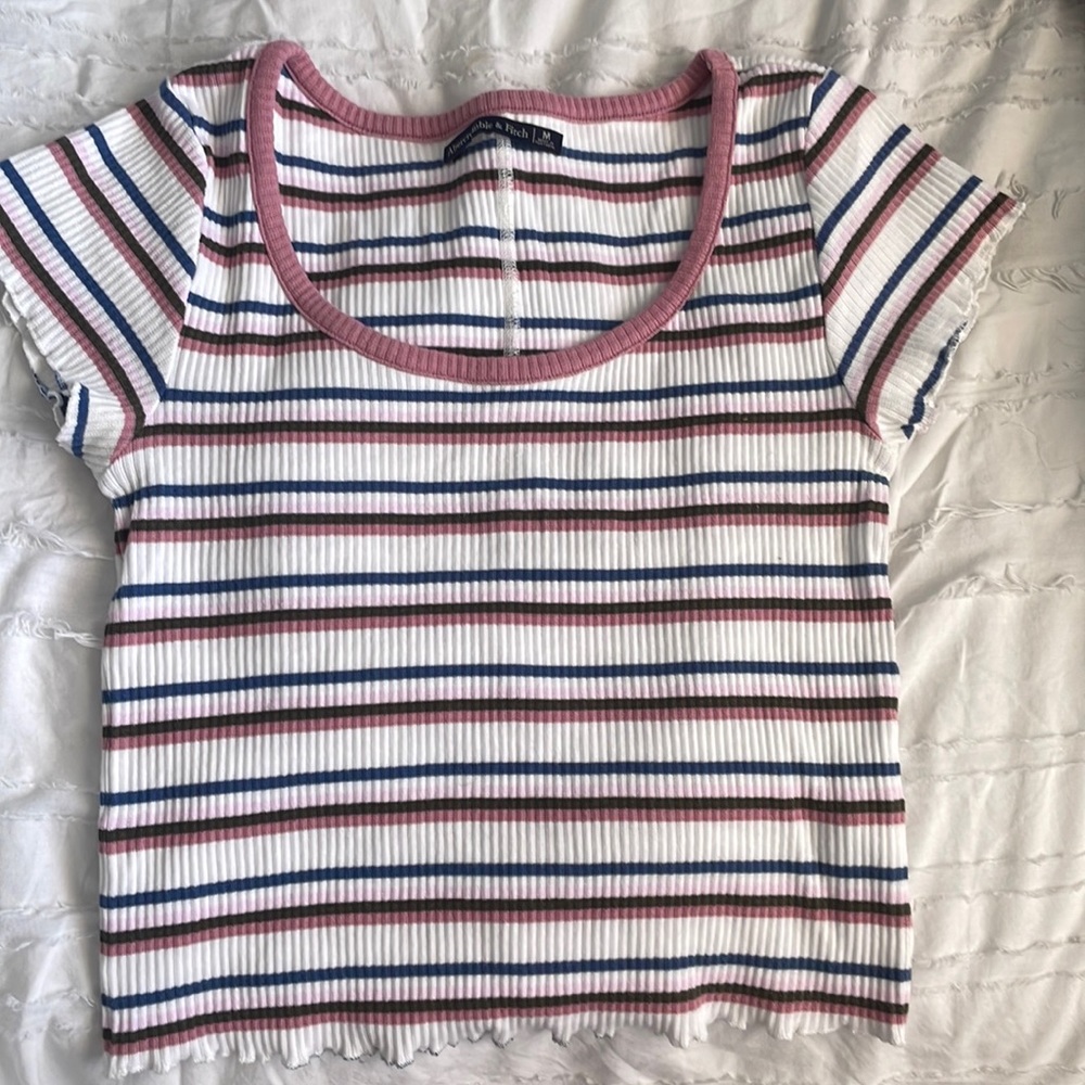 ⭐️ NWOT Abercrombie & Fitch Striped Rib T-shirt w Lettuce Edge